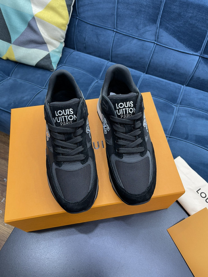 lovt sports shoes