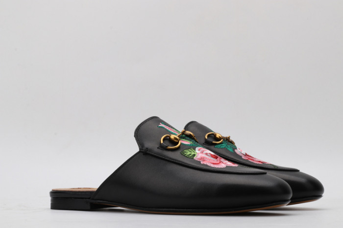 guc loafer