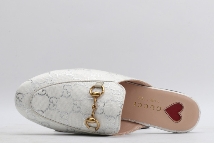 guc loafer