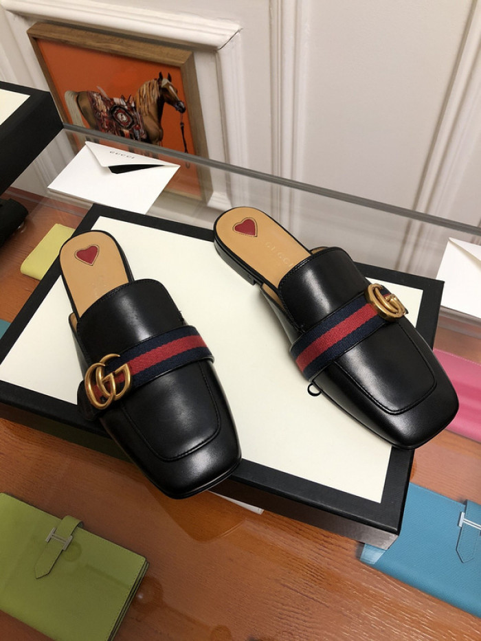 guc loafer