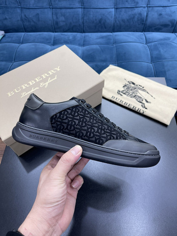 BUBERY SNEAKER
