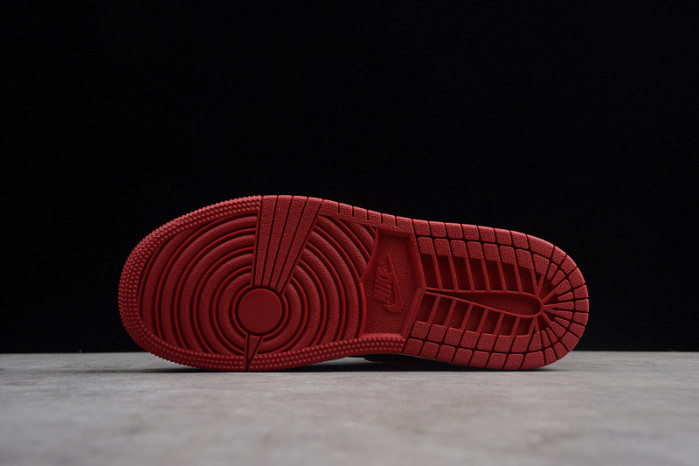 air jordan 1 kids retro high og “banned” red 555088-001