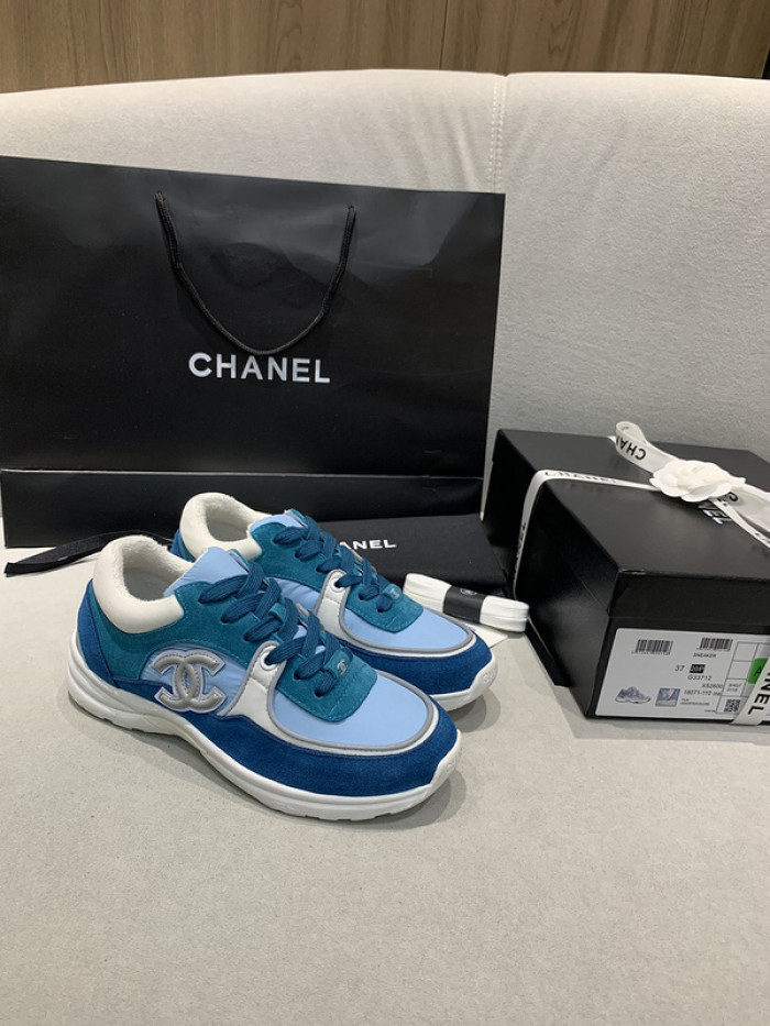 cn cc logo sneaker
