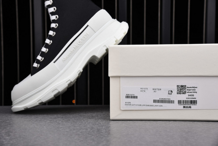 alex mcqu sneakers
