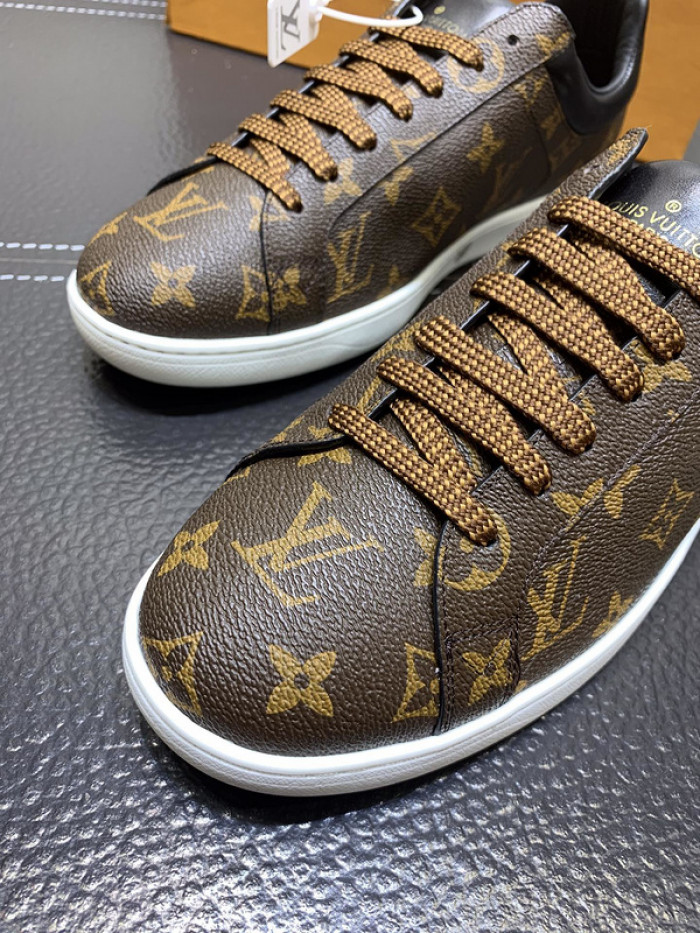 lovt sneaker