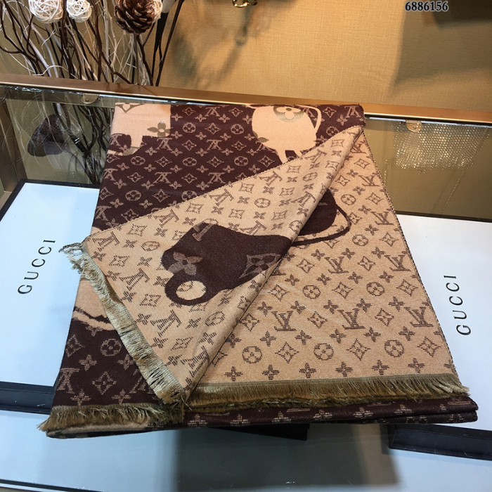 l**is V*t*n scarf