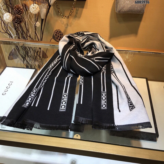 g*u*i scarf
