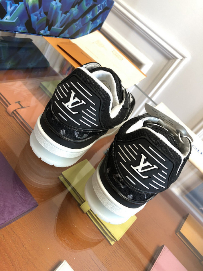 lovt sneaker