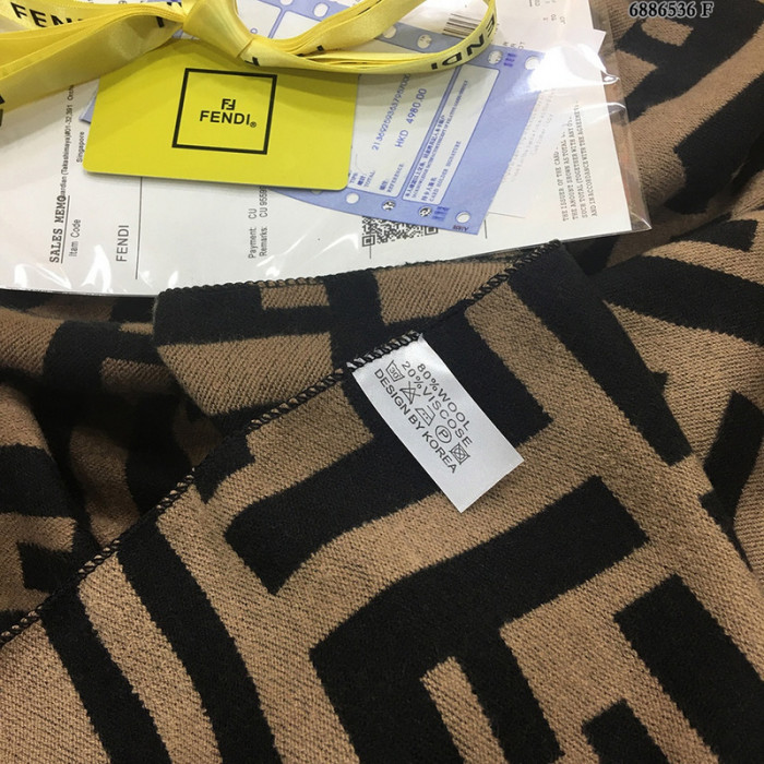 F**di scarf