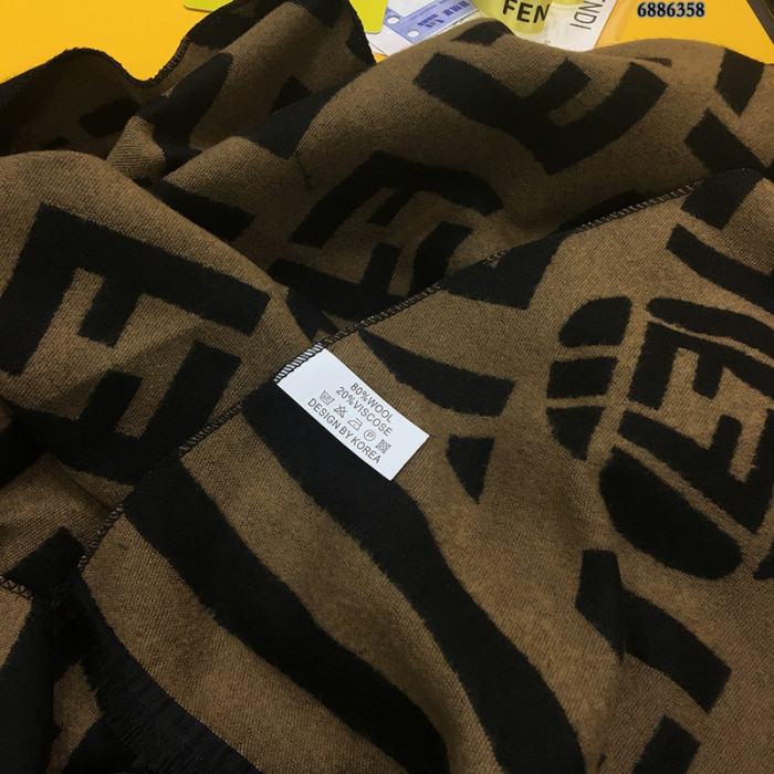 F**di scarf