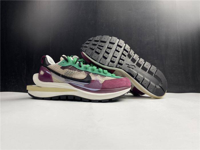 sacai x nike vaporwaffle "string/black villain-red" dd3035-200
