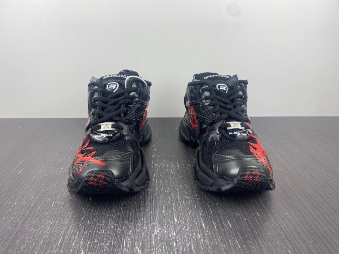 Ba*len*cia*ga runner graffiti black red 677403w3rbq1060