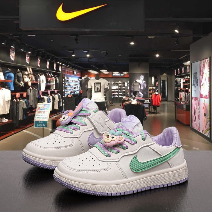 nike shoes bear 2